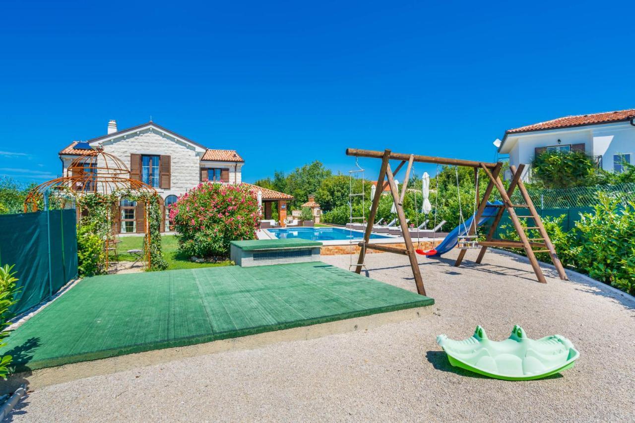 Villa Kamenica Kras エクステリア 写真