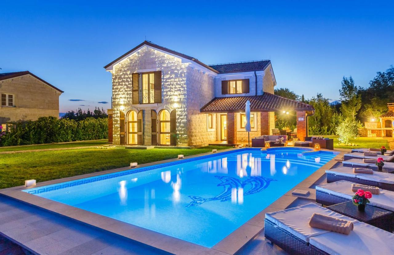 Villa Kamenica Kras エクステリア 写真