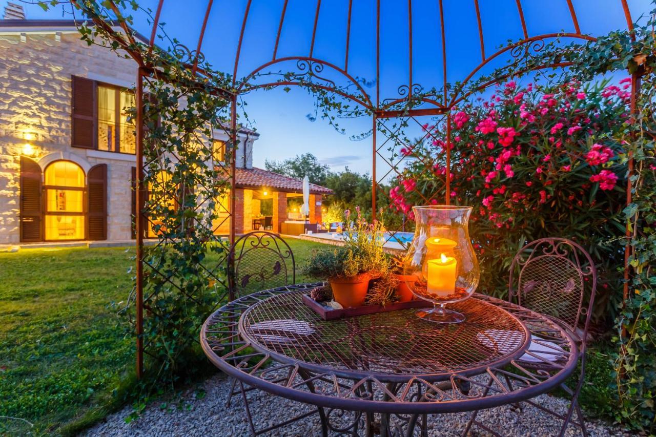 Villa Kamenica Kras エクステリア 写真