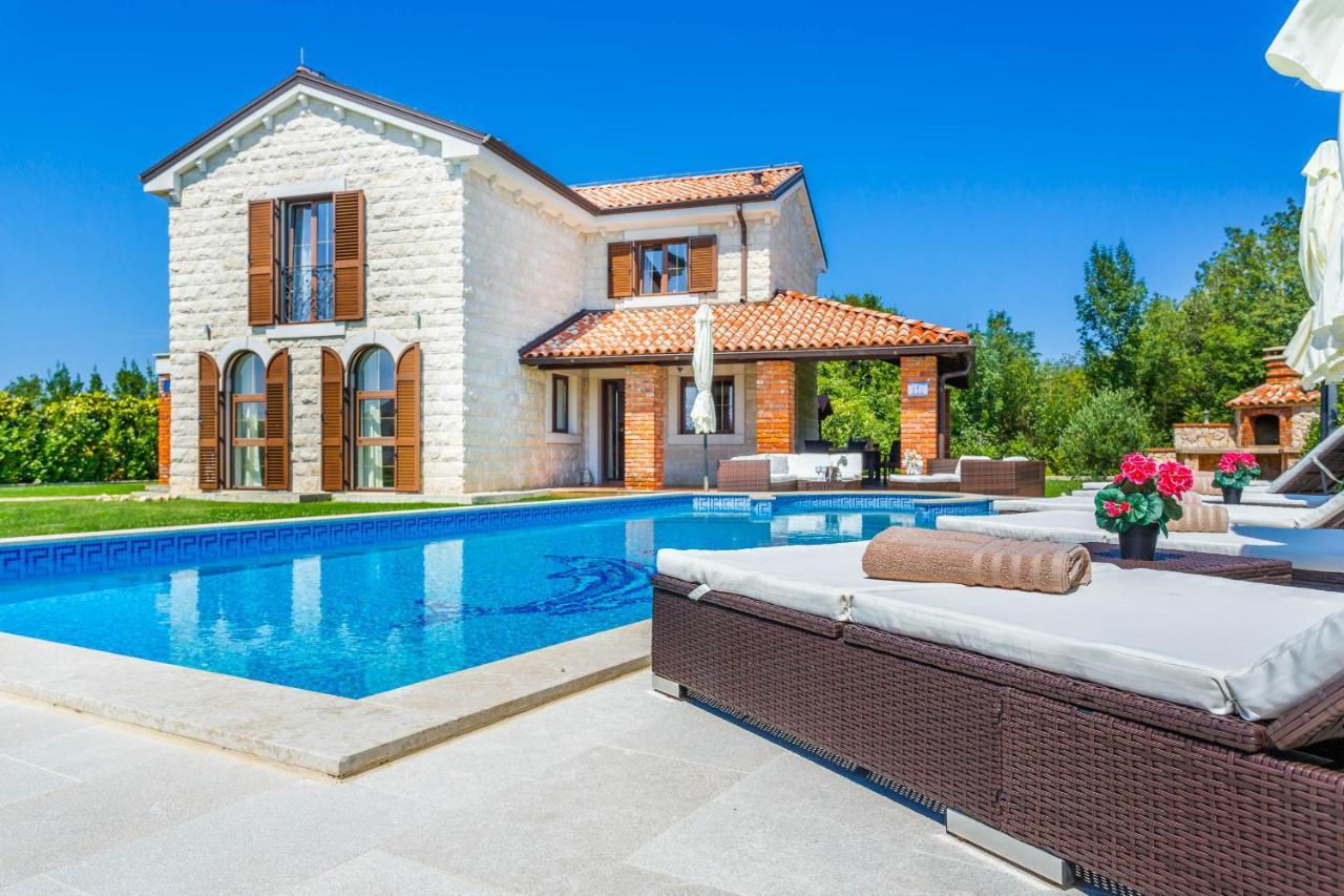 Villa Kamenica Kras エクステリア 写真