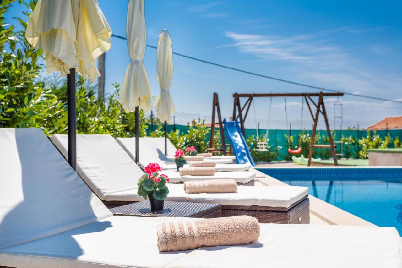 Villa Kamenica Kras エクステリア 写真