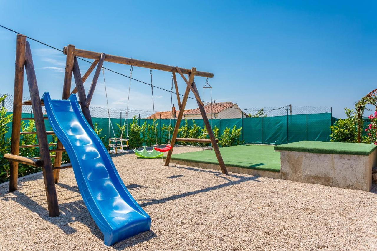 Villa Kamenica Kras エクステリア 写真