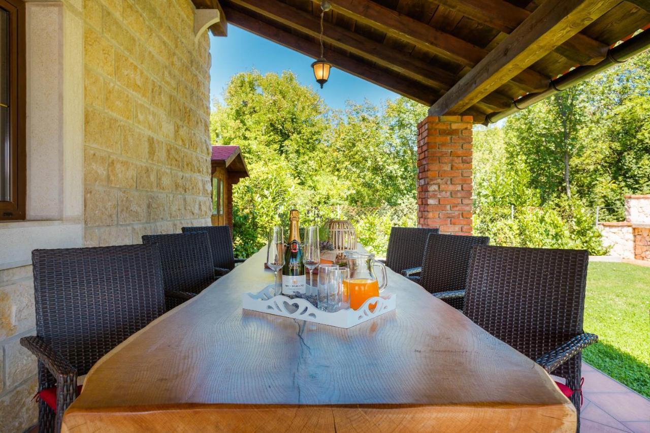 Villa Kamenica Kras エクステリア 写真